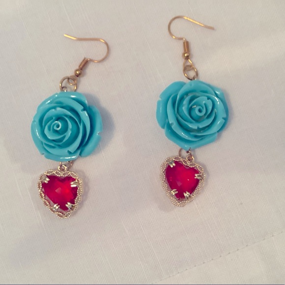 Betsy Johnson rose and heart earrings - Picture 2 of 2